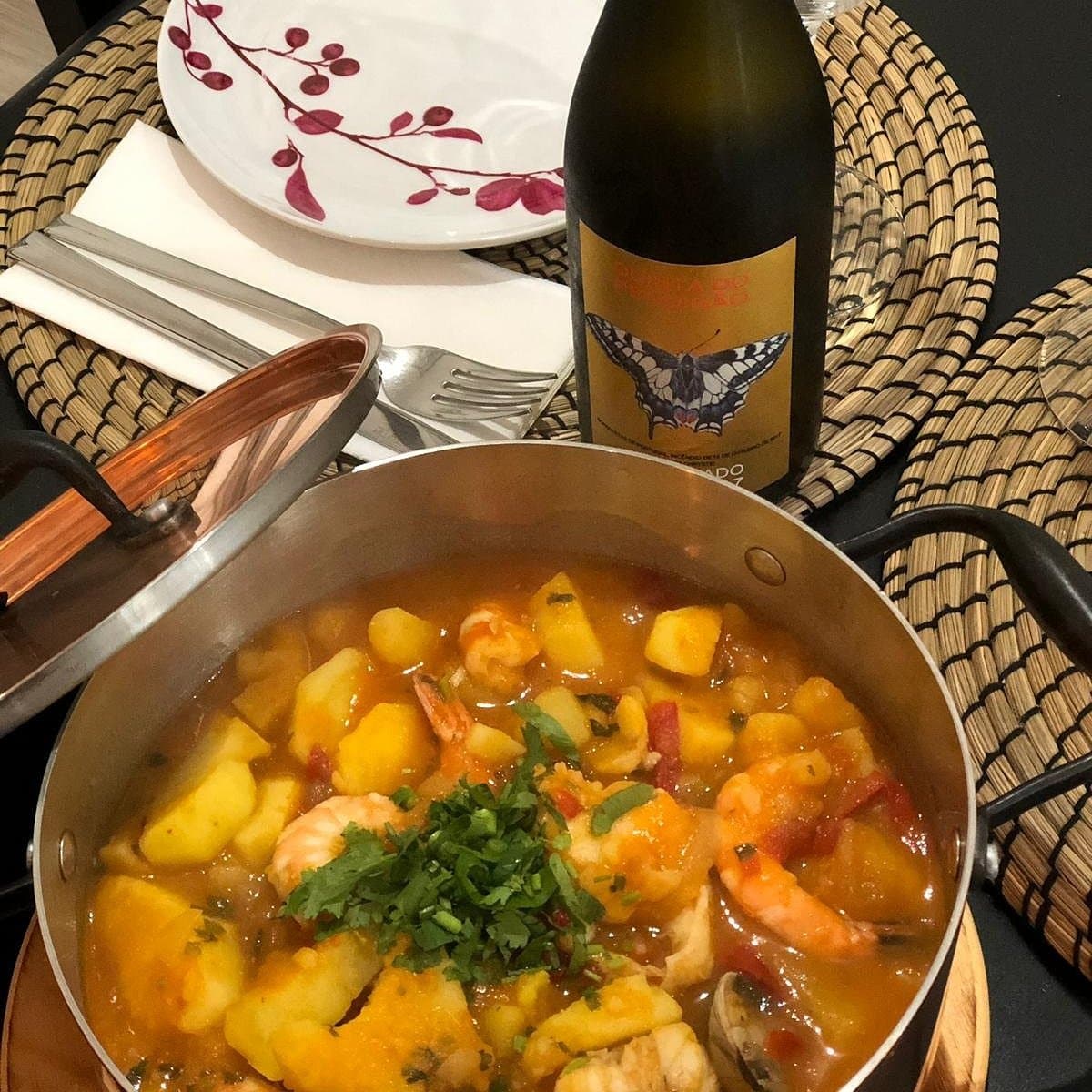 Interior acolhedor da Tasca Maria