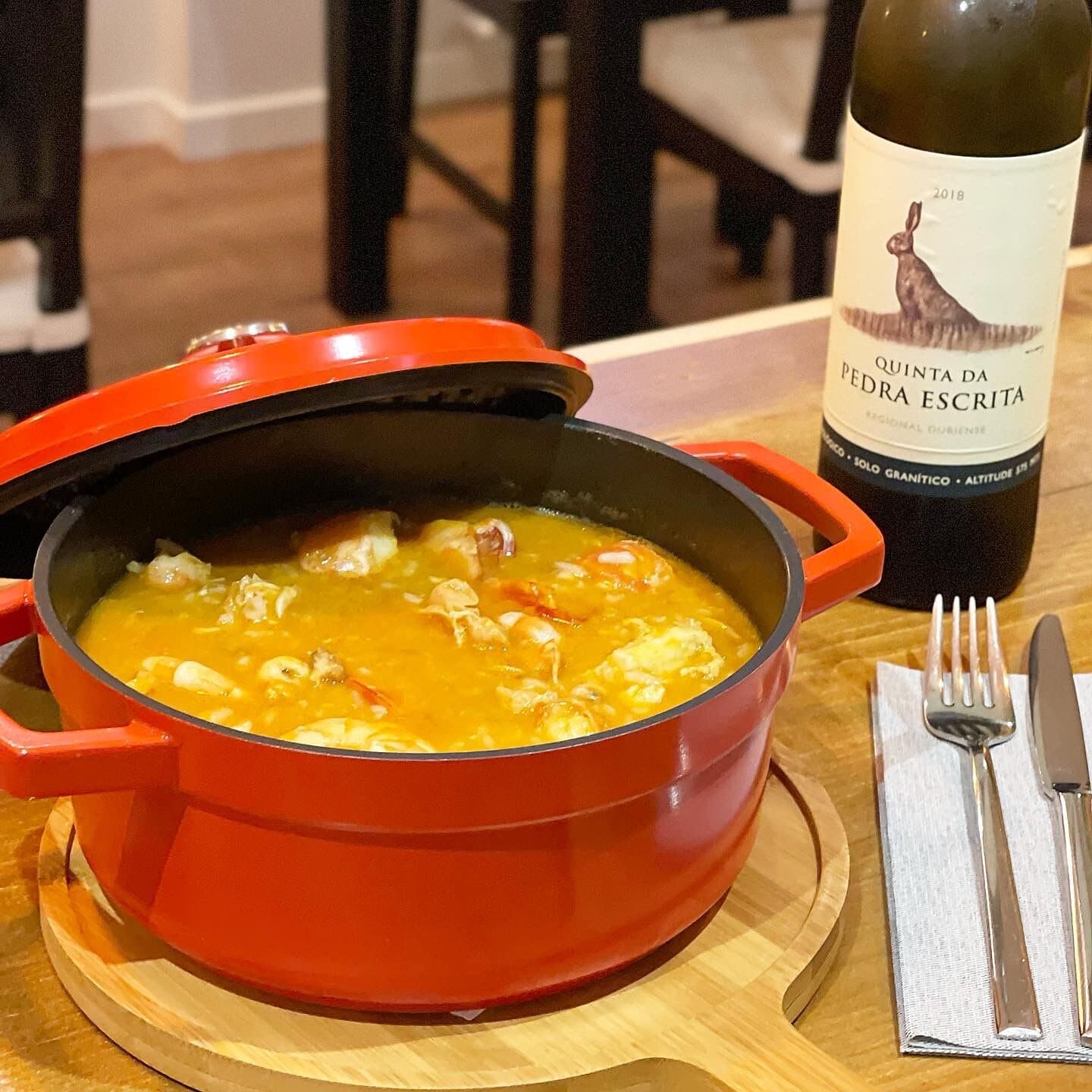 Arroz de marisco fumegante da Tasca Maria