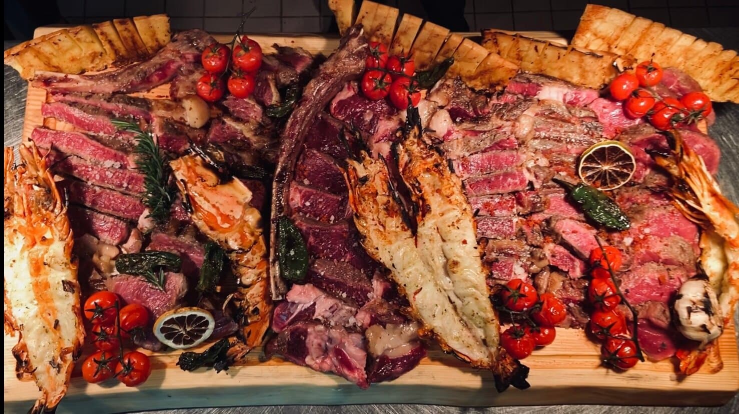 Tábua premium de carnes e queijos