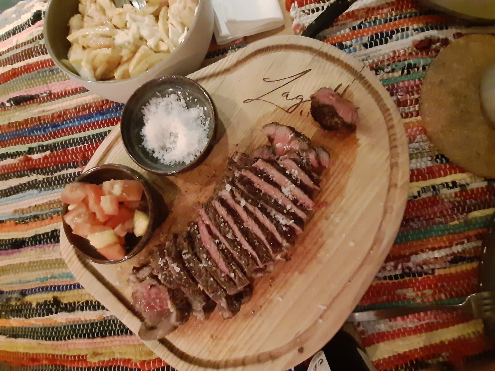 Carne premium preparada pelo chef